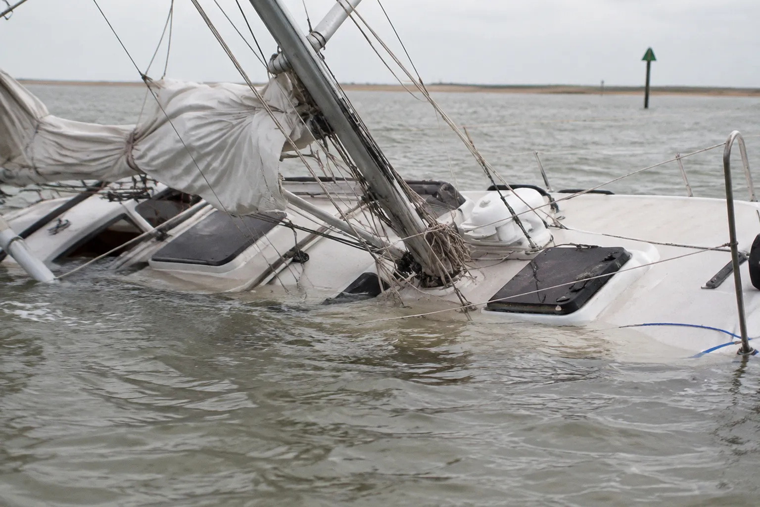 Seenot vor Clacton-on-Sea: RNLI rettet Crew von sinkender Yacht