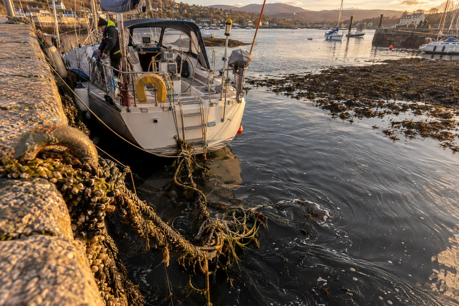 Segelyacht vor der schottischen Küste durch RNLI geborgen